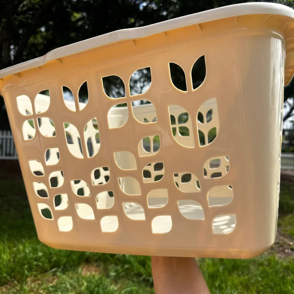Vintage‎ Rubbermaid 2968 Almond Beige Floral Tulip Cutout Laundry Basket Square
